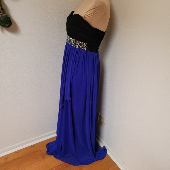 Roberta Black and Blue Strapless Formal - Picture 4 of 5